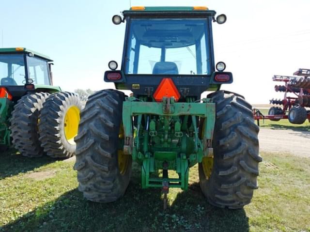Image of John Deere 4640 equipment image 4