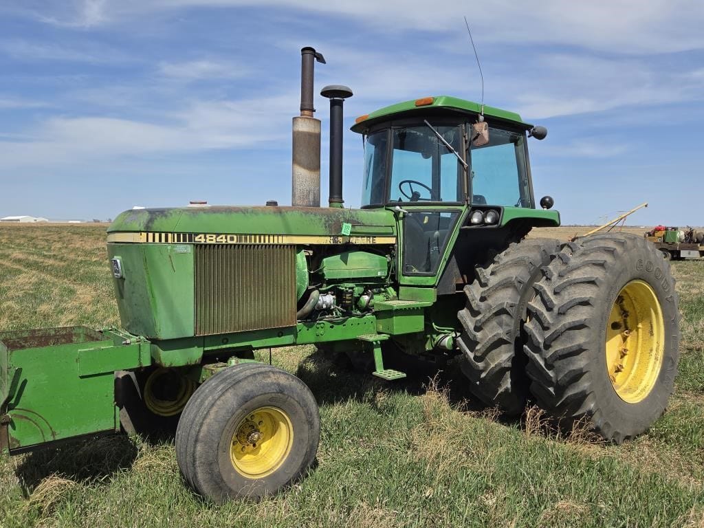 1980 John Deere 4840 Equipment Image0