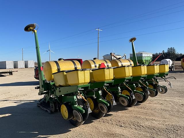 Image of John Deere 7000 equipment image 4