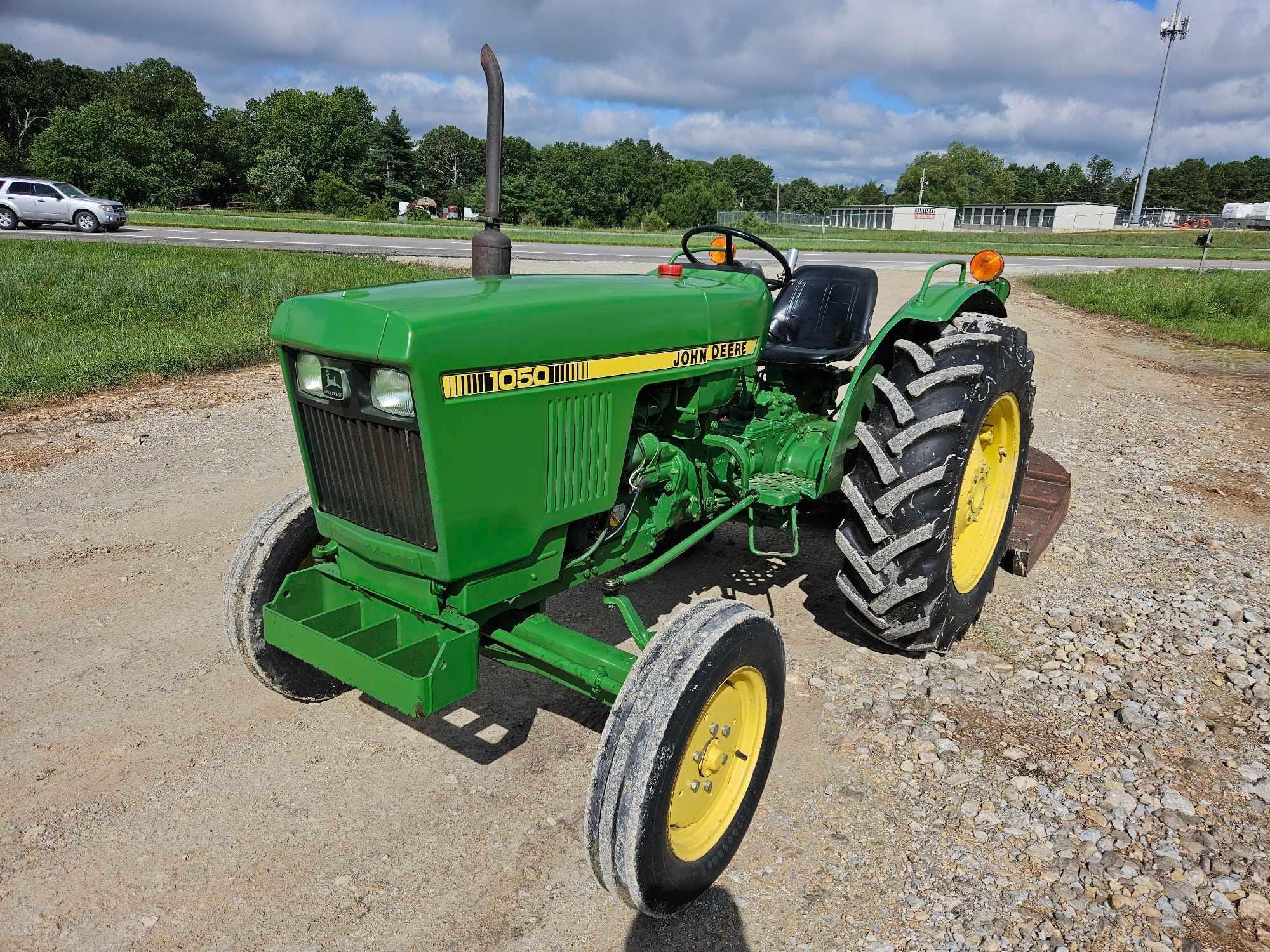Main image John Deere 1050