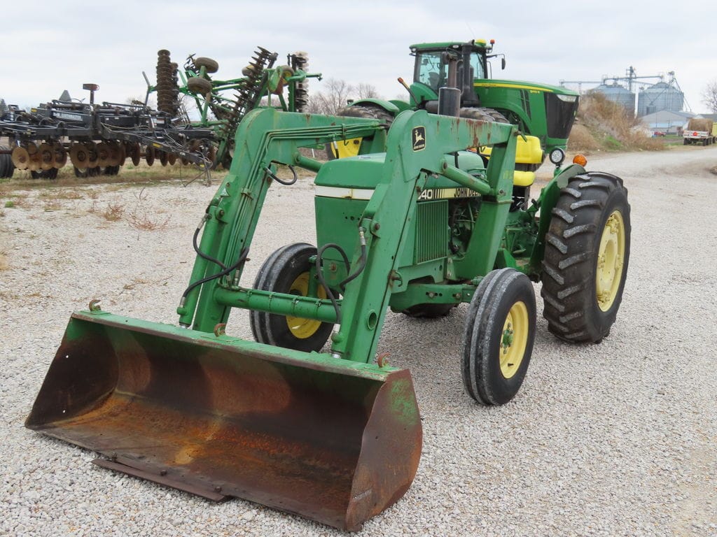 1980 John Deere 2040 Equipment Image0