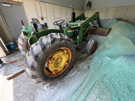1980 John Deere 2040 Equipment Image0