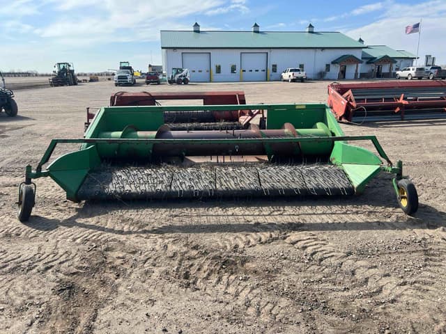 Image of John Deere 212 equipment image 1