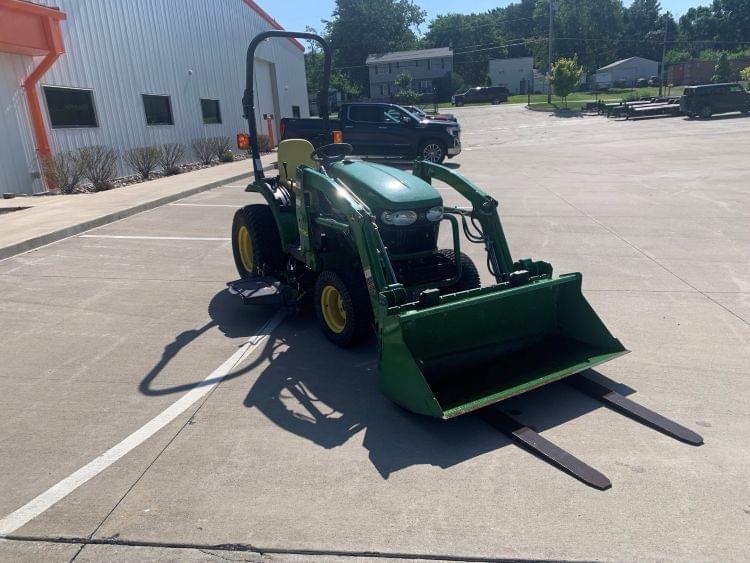 Image of John Deere 2320 Image 1