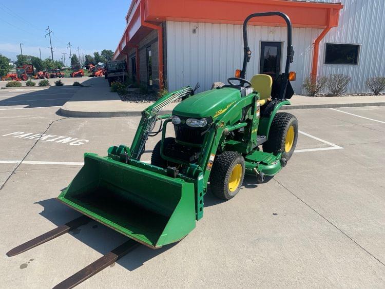 Image of John Deere 2320 Image 0