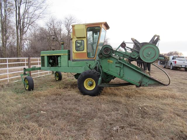 Image of John Deere 2320 equipment image 4