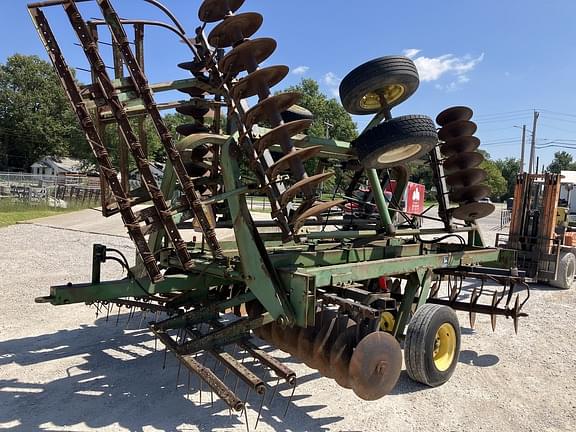 1980 John Deere 235 Equipment Image0