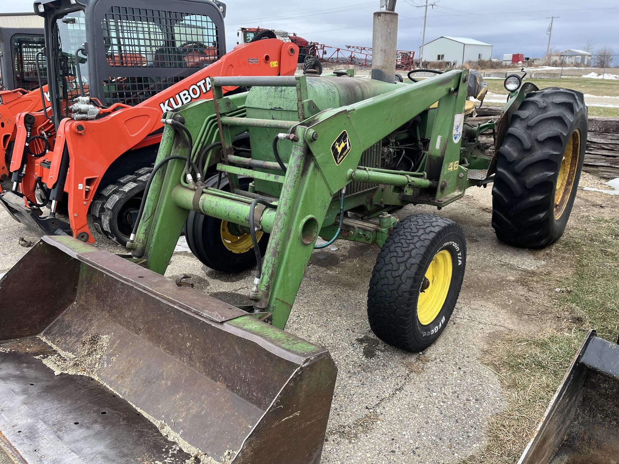 1980 John Deere 2440 Equipment Image0