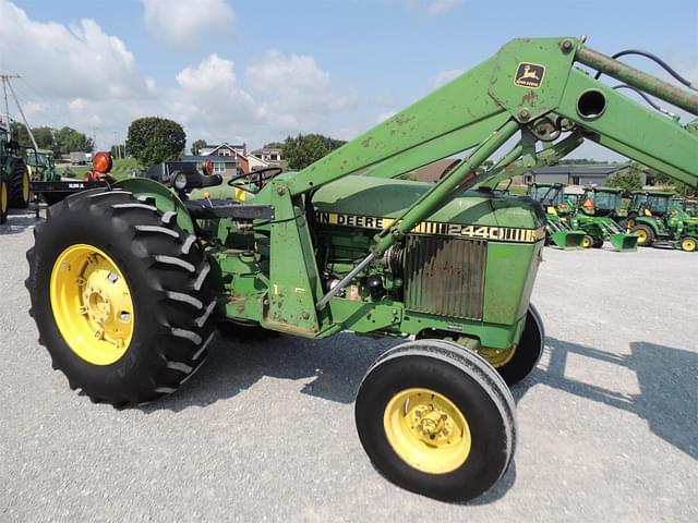 Image of John Deere 2440 equipment image 3