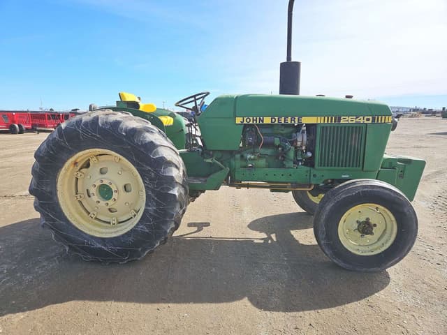 Image of John Deere 2640 equipment image 4