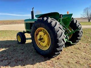 Image of John Deere 2640 equipment image 2