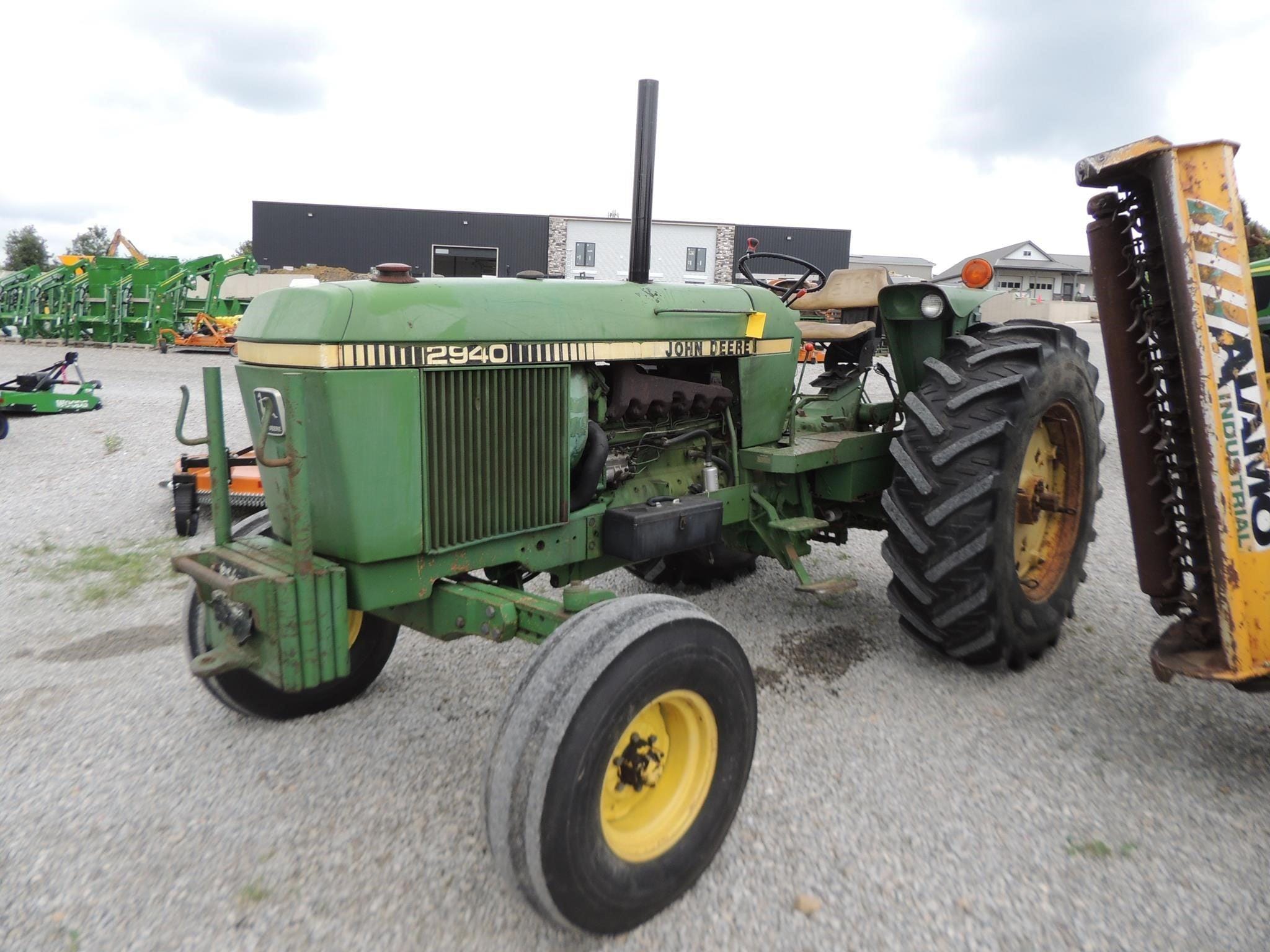 1980 John Deere 2940 Equipment Image0