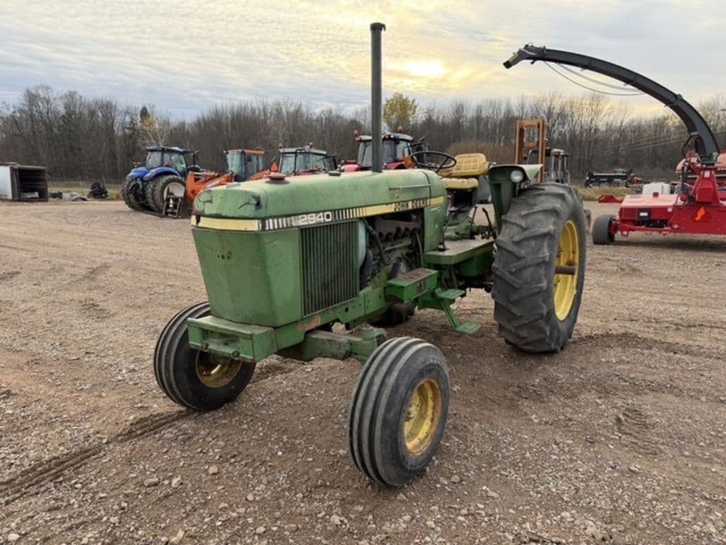 Image of John Deere 2940 Primary image