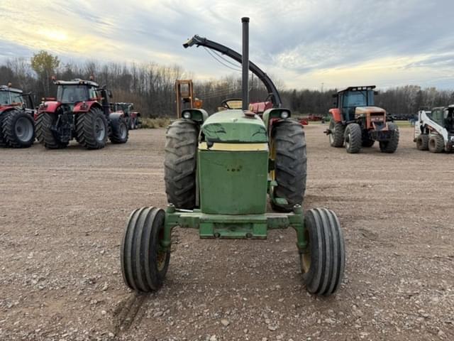 Image of John Deere 2940 equipment image 1