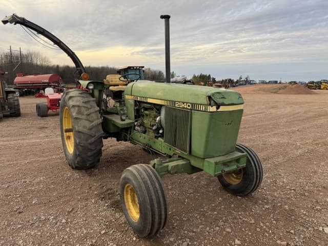 Image of John Deere 2940 equipment image 2