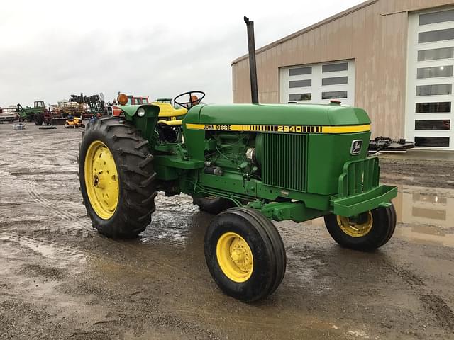 Image of John Deere 2940 equipment image 2