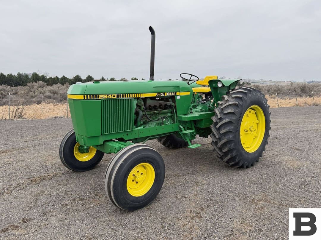 Image of John Deere 2940 Primary image