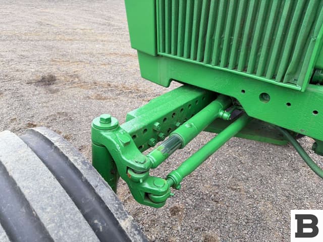 Image of John Deere 2940 equipment image 2