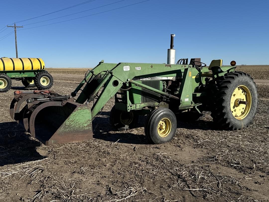 Image of John Deere 2940 Primary image