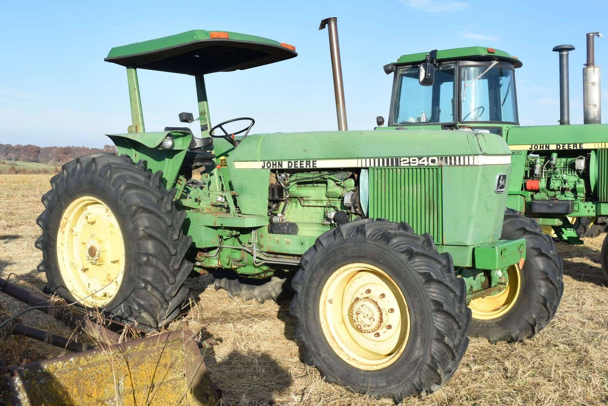 1980 John Deere 2940 Equipment Image0