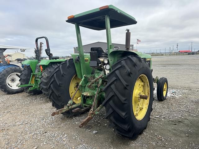 Image of John Deere 2940 equipment image 2