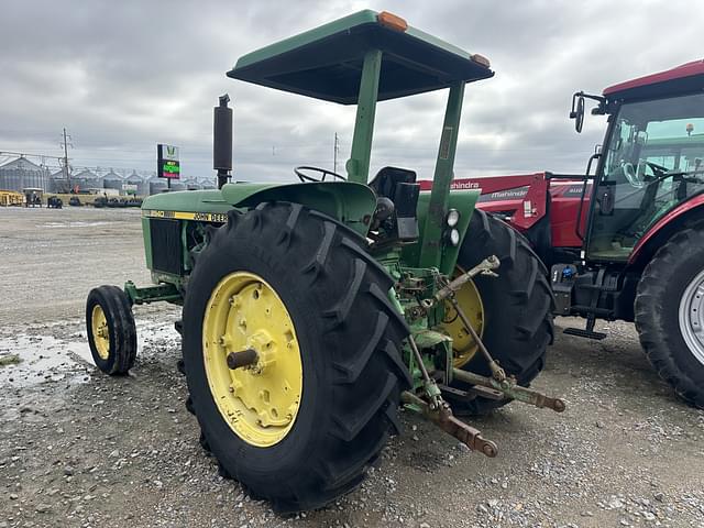 Image of John Deere 2940 equipment image 3