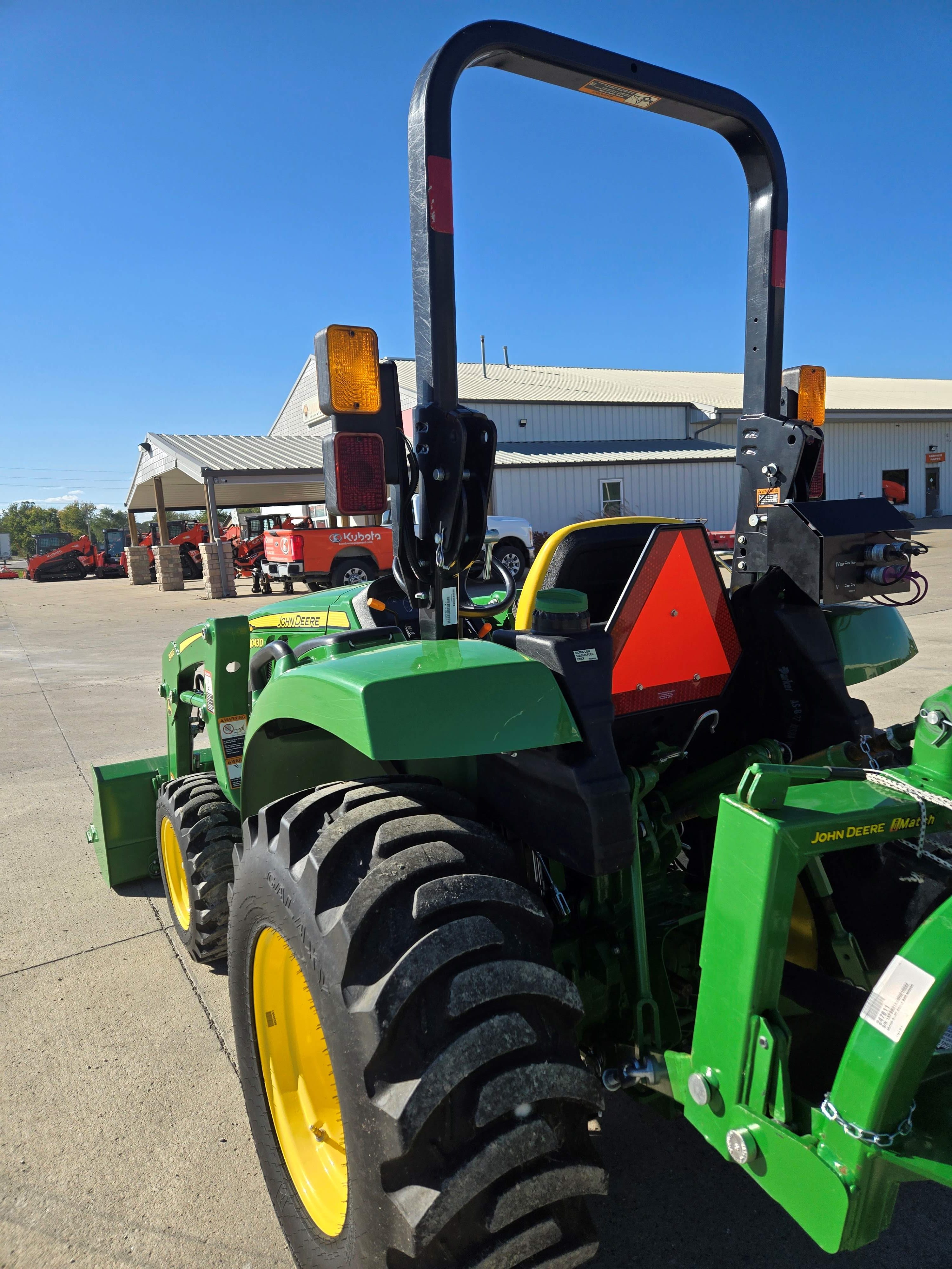 2019 John Deere 3043D Equipment Image0