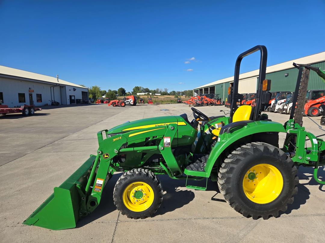 Image of John Deere 3043D Image 0