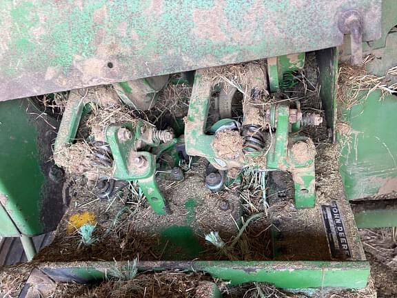 Image of John Deere 336 equipment image 1