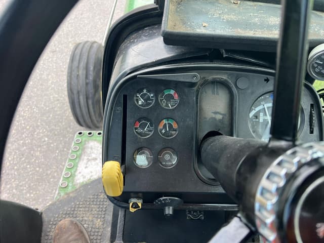 Image of John Deere 4040 equipment image 4