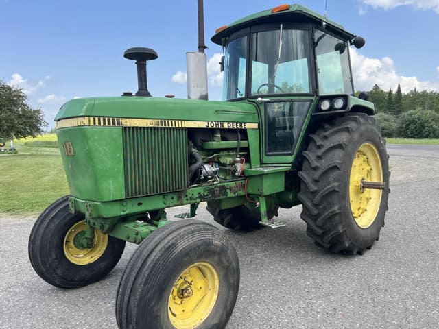 Image of John Deere 4040 equipment image 2