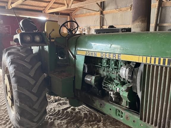 Image of John Deere 4040 equipment image 1