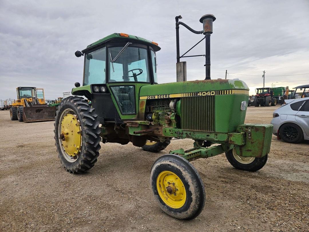 Image of John Deere 4040 Primary image