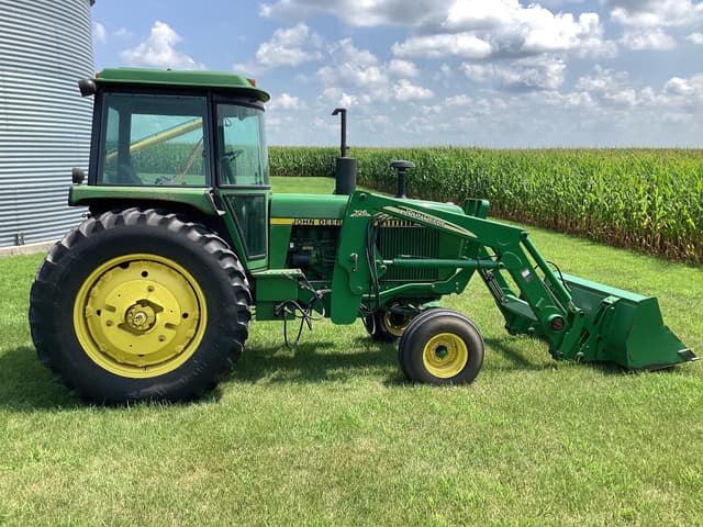 Image of John Deere 4040 equipment image 3