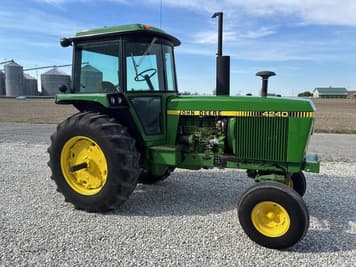 Main image John Deere 4240