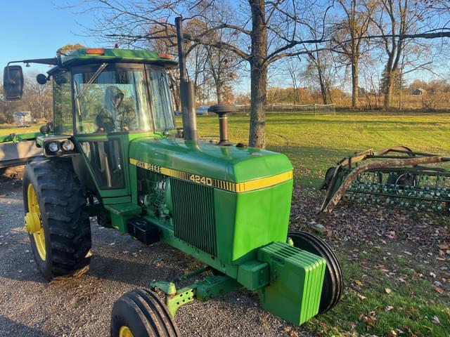 Image of John Deere 4240 equipment image 4