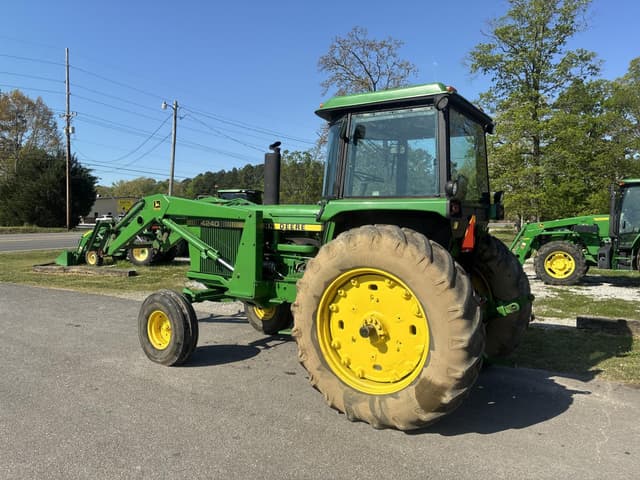 Image of John Deere 4240 equipment image 2