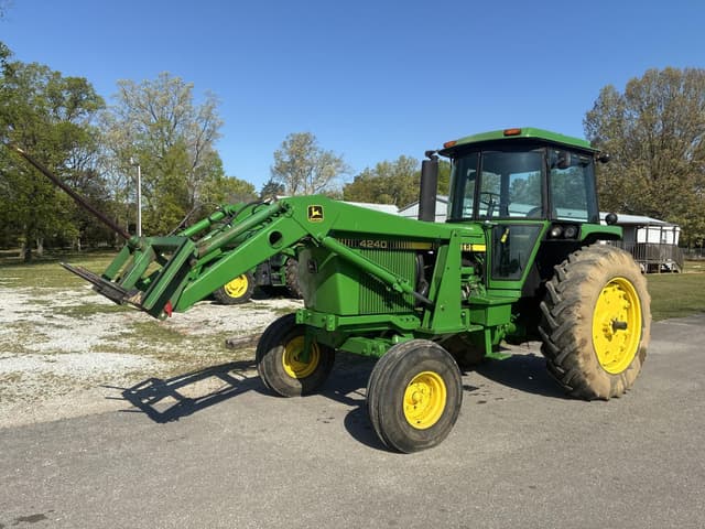 Image of John Deere 4240 equipment image 1