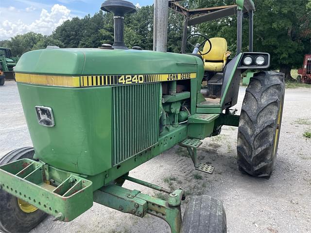 Image of John Deere 4240 equipment image 3