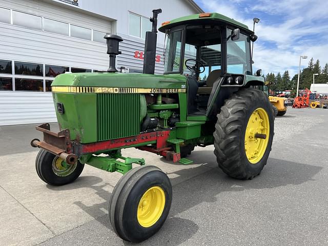 Image of John Deere 4240 equipment image 1