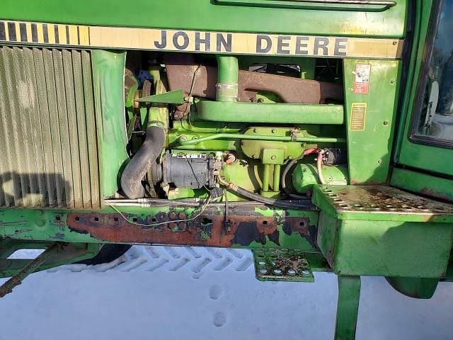 Image of John Deere 4240 equipment image 1