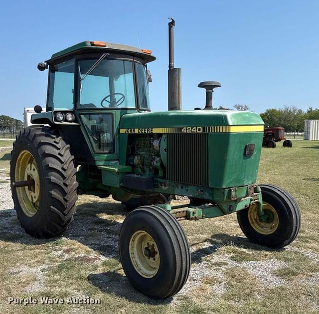 Image of John Deere 4240 equipment image 2