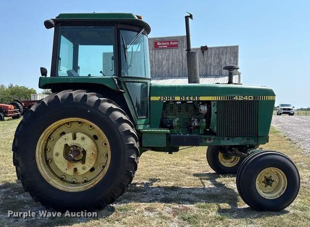 Image of John Deere 4240 equipment image 3