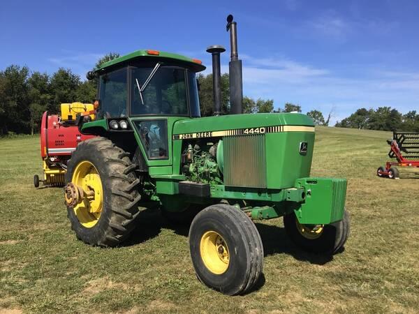 Image of John Deere 4440 Primary image
