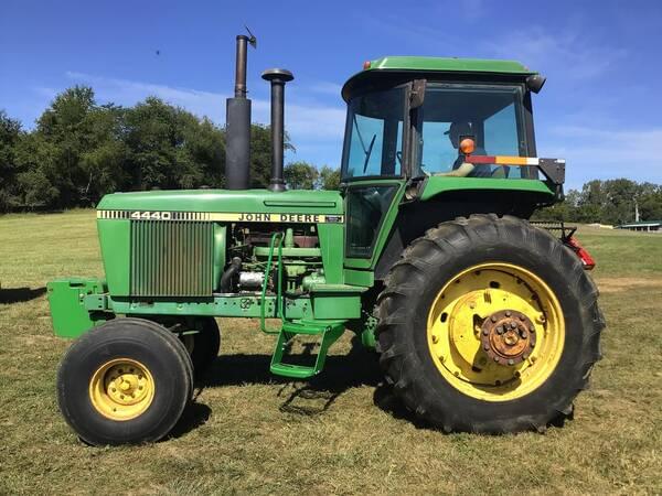 Image of John Deere 4440 equipment image 3