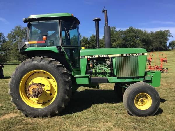 Image of John Deere 4440 equipment image 2
