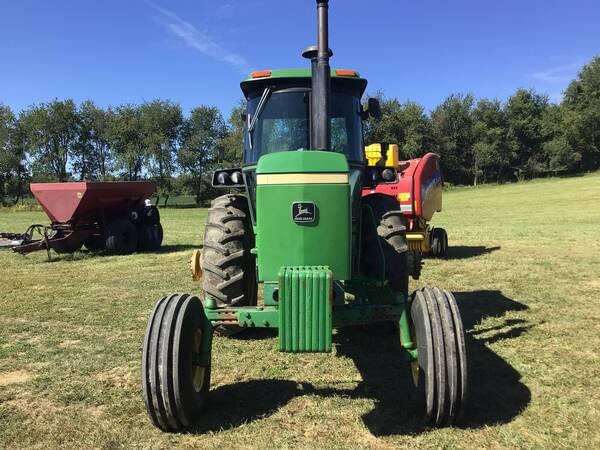 Image of John Deere 4440 equipment image 4