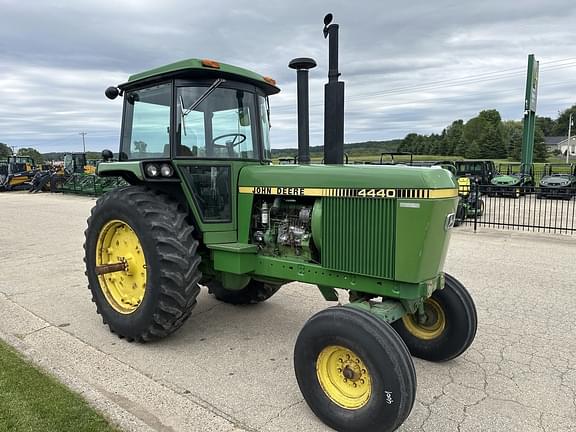 Image of John Deere 4440 equipment image 1