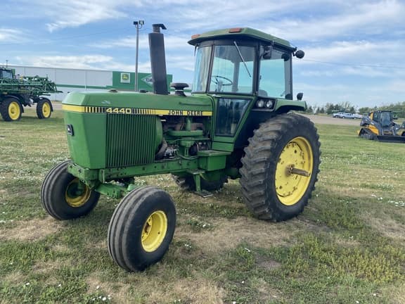 Image of John Deere 4440 equipment image 3