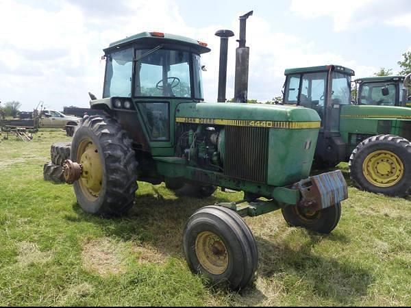 Image of John Deere 4440 equipment image 2